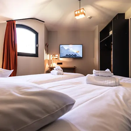 Hotel Base Camp - 3*