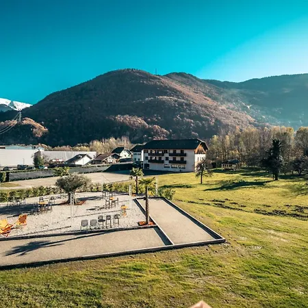 Base Camp - 3* Albertville