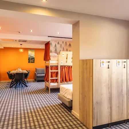 Hotel Base Camp -