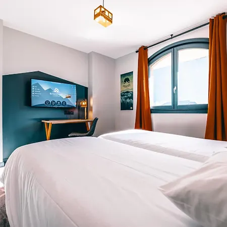 Base Camp - Hotel 3*