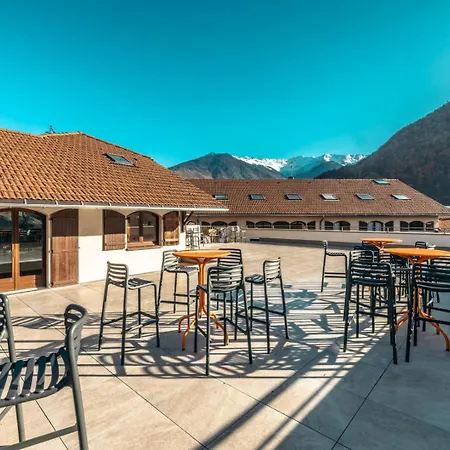 Hotel Base Camp -