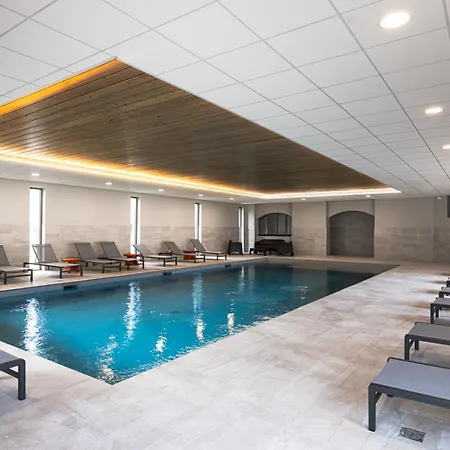 Base Camp - Hotel 3*